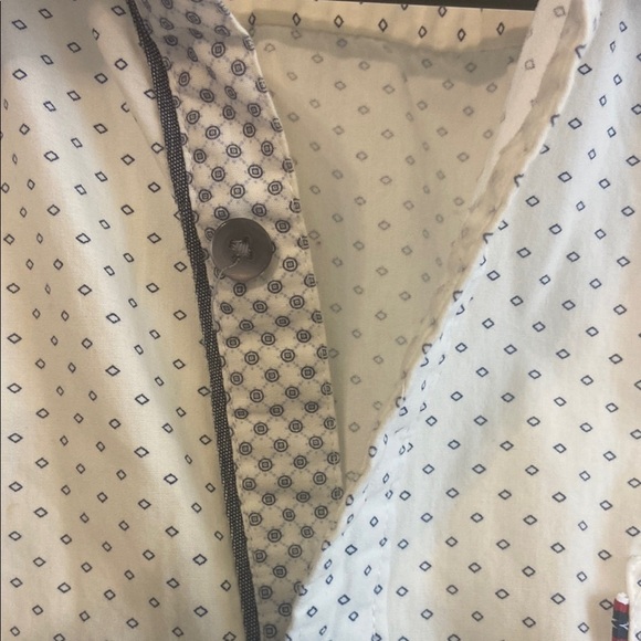 Denim & Flower White and Blue Diamond Pattern Casual Button Down Shirt - Picture 4 of 5